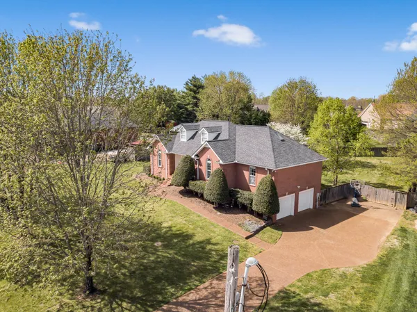 $615,000 | 204 Hickory Trail, White House, TN 37188