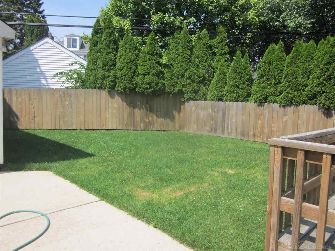 425 Lothrop Road Grosse Pointe Farms, MI 48236 - Photo 19 of 26