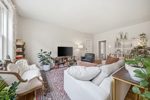 $3,700 | 36 St Paul Street, Unit 1, Brookline, MA 02446