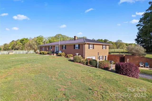 $1,300,000 | 36984 B Carter Road, New London, NC 28127