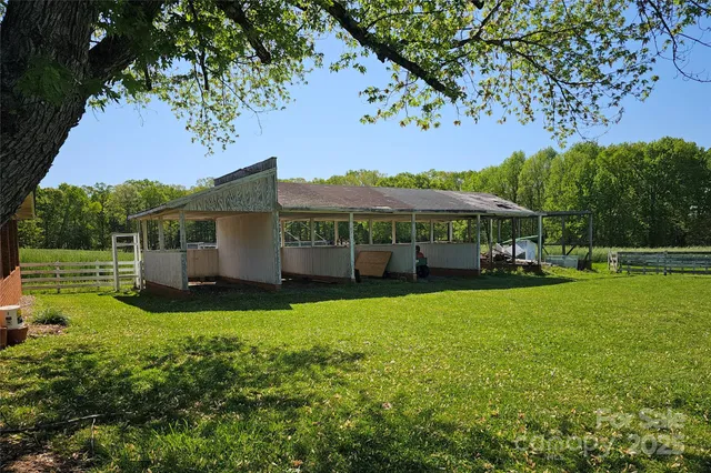 $1,300,000 | 36984 B Carter Road, New London, NC 28127