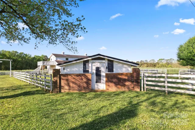 $1,300,000 | 36984 B Carter Road, New London, NC 28127