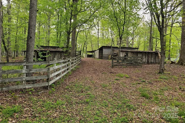 $1,300,000 | 36984 B Carter Road, New London, NC 28127