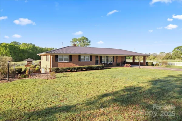 $1,150,000 | 36984 B Carter Road, New London, NC 28127