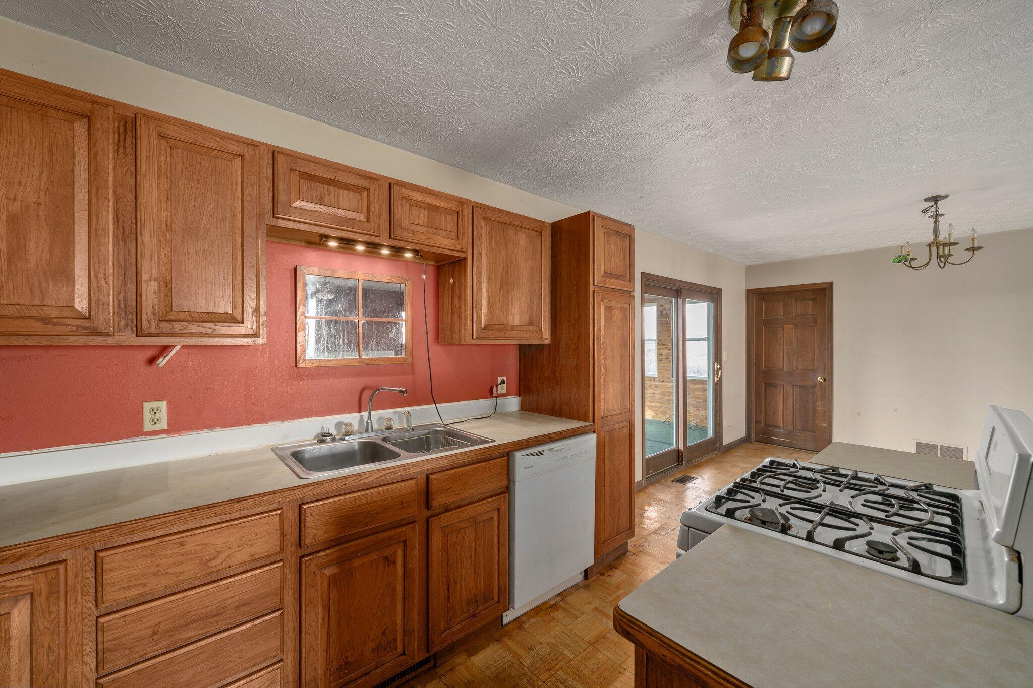 5269 McLean Mill Road Circleville, OH 43113 - Photo 18 of 56 Kitchen 6