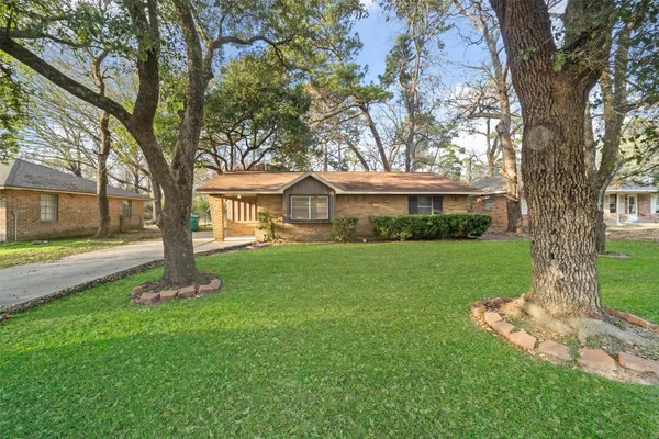 $1,525 | 602 Reverse Street, Conroe, TX 77301