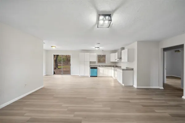 $1,525 | 602 Reverse Street, Conroe, TX 77301