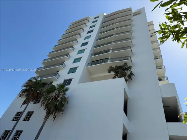 $2,600 | 2021 Southwest 3rd Avenue, Unit 902, Miami, FL 33129
