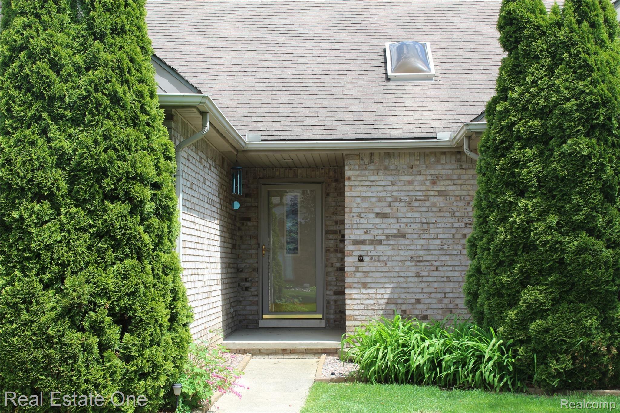 3943 Fieldview Road Lake Orion, MI 48360 - Photo 2 of 22 Entry.JPG