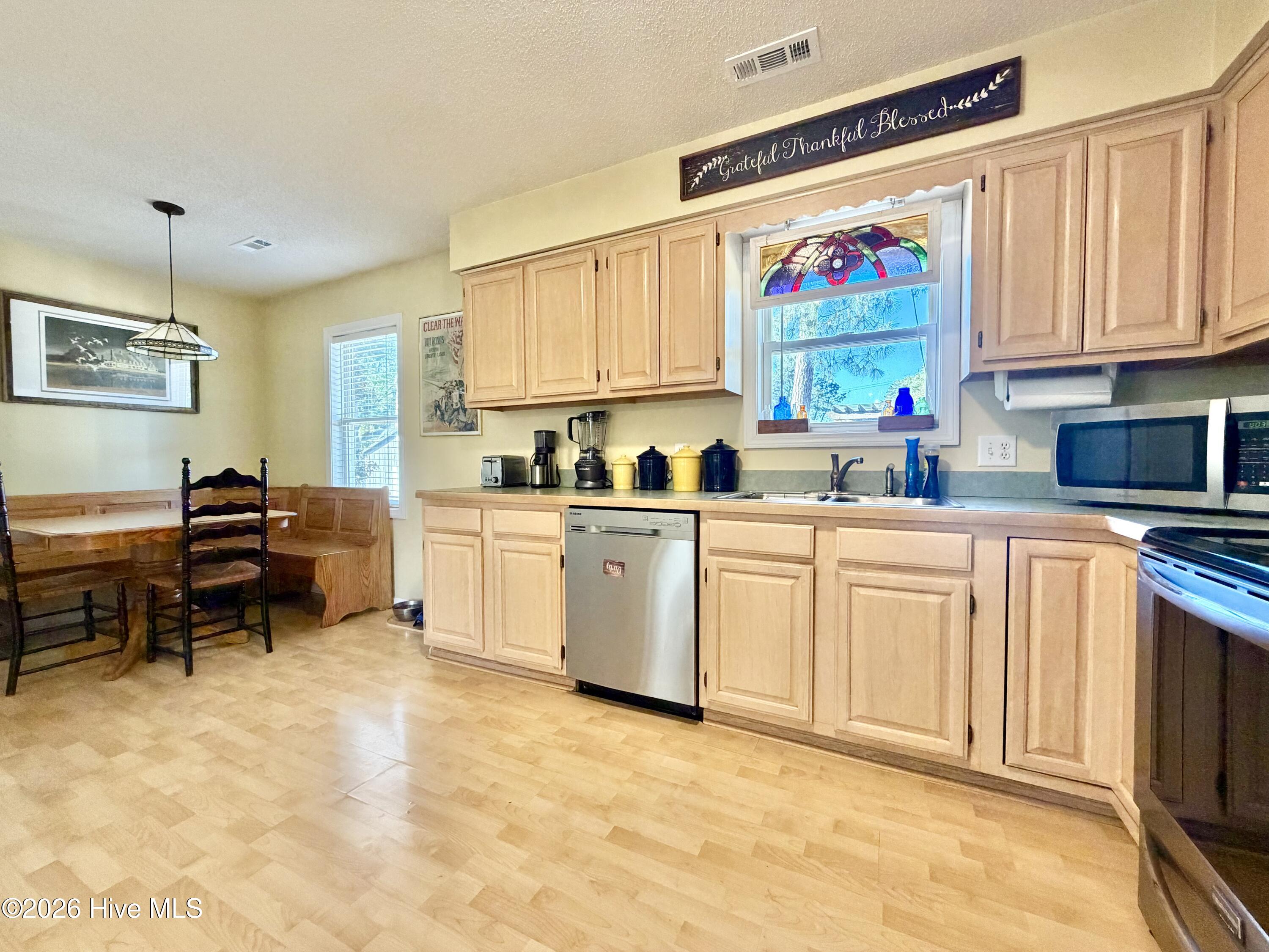 378 Country Club Road Camden, NC 27921 - Photo 11 of 30 18-Interior Kitchen