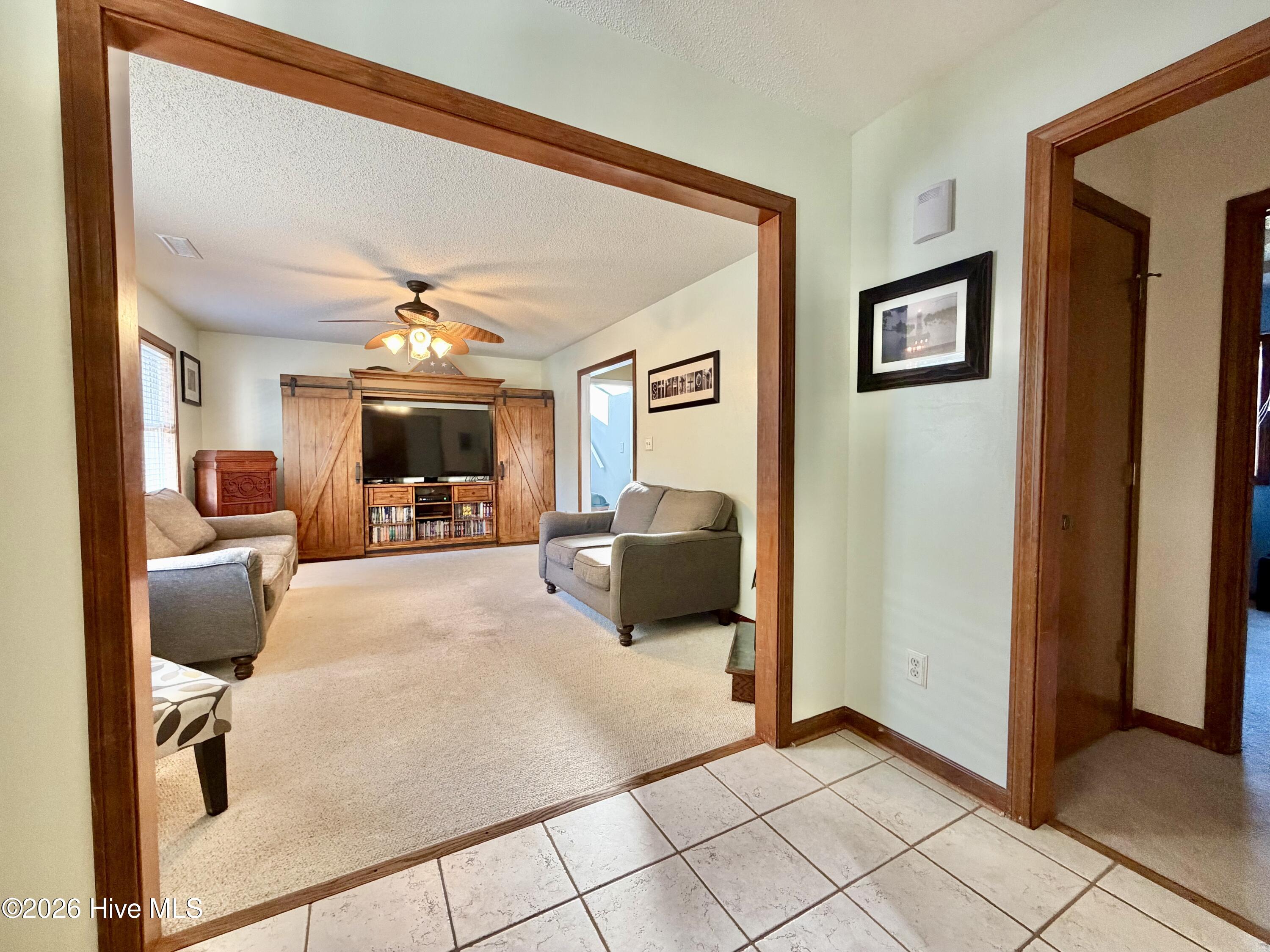 378 Country Club Road Camden, NC 27921 - Photo 6 of 30 13-Interior Foyer