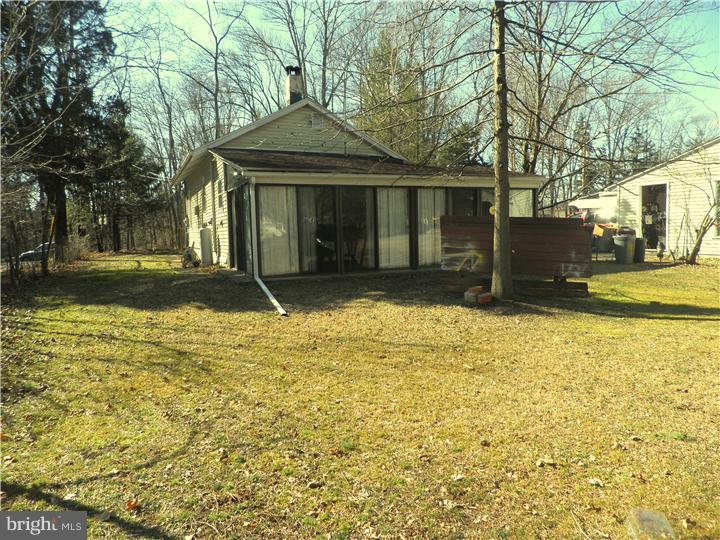 1011 Shelbourne Road Reading, PA 19606 - Photo 3 of 10