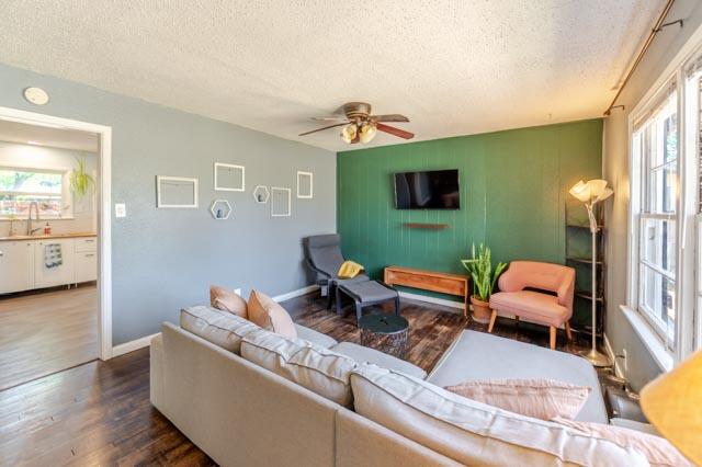 4219 37th Street Lubbock, TX 79413 - Photo 8 of 32 IMG37-18