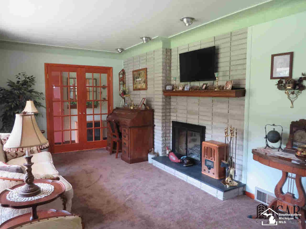 13382 Stowell Road Dundee, MI 48131 - Photo 2 of 32 21358911-1.JPG