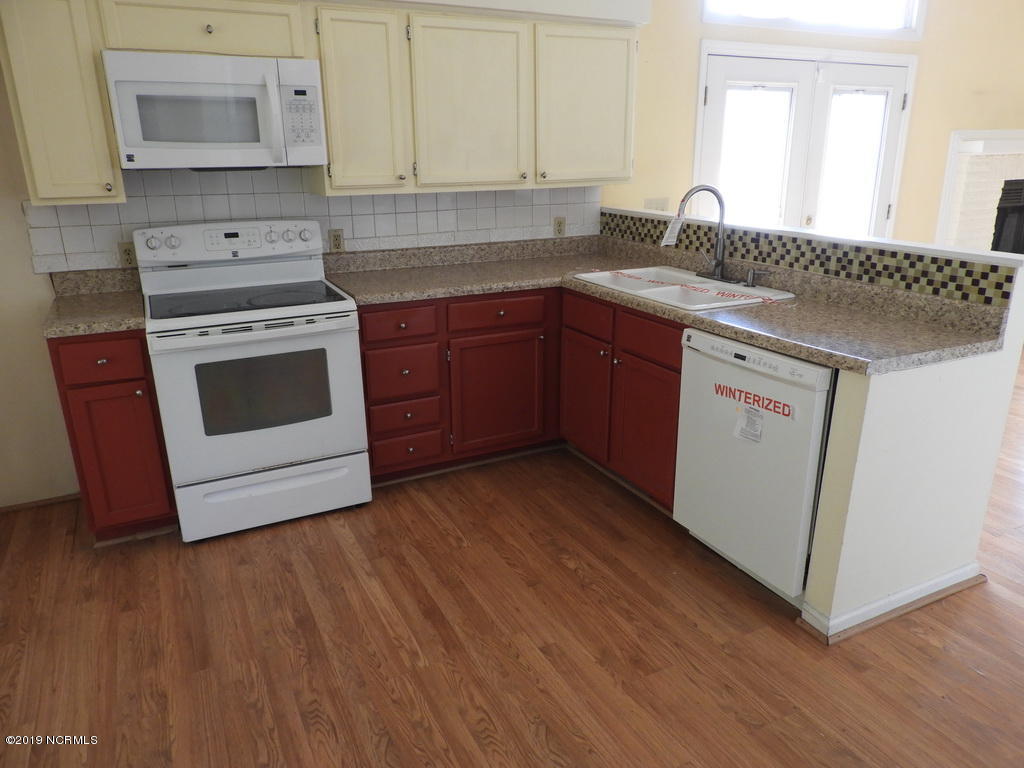 2901 Rouse Road Kinston, NC 28504 - Photo 9 of 15 60 KITCHEN