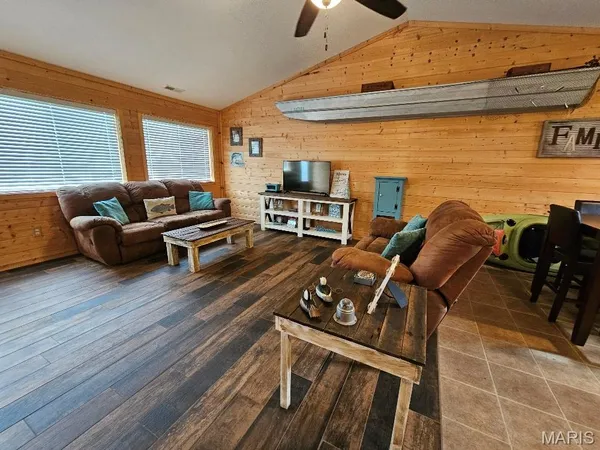 $199,900 | 736 Carter Street, Van Buren, MO 63965