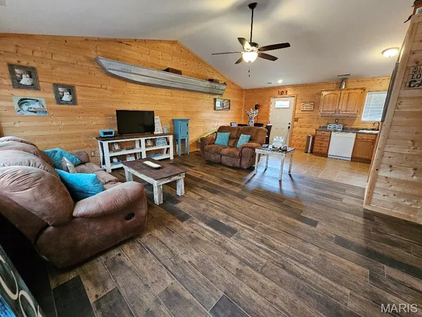 $199,900 | 736 Carter Street, Van Buren, MO 63965