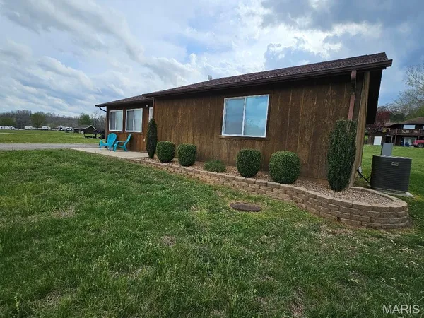 $199,900 | 736 Carter Street, Van Buren, MO 63965