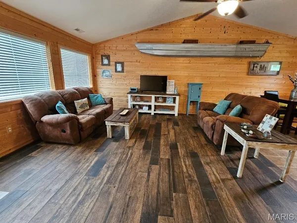 $199,900 | 736 Carter Street, Van Buren, MO 63965