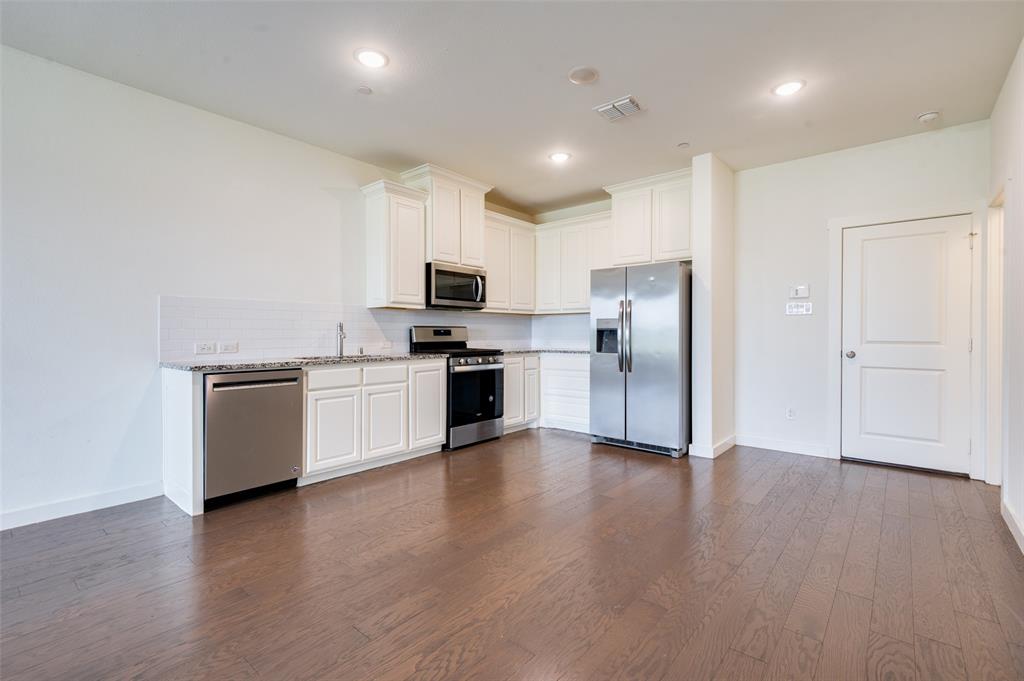 1719 Dalhart Road Plano, TX 75075 - Photo 3 of 12
