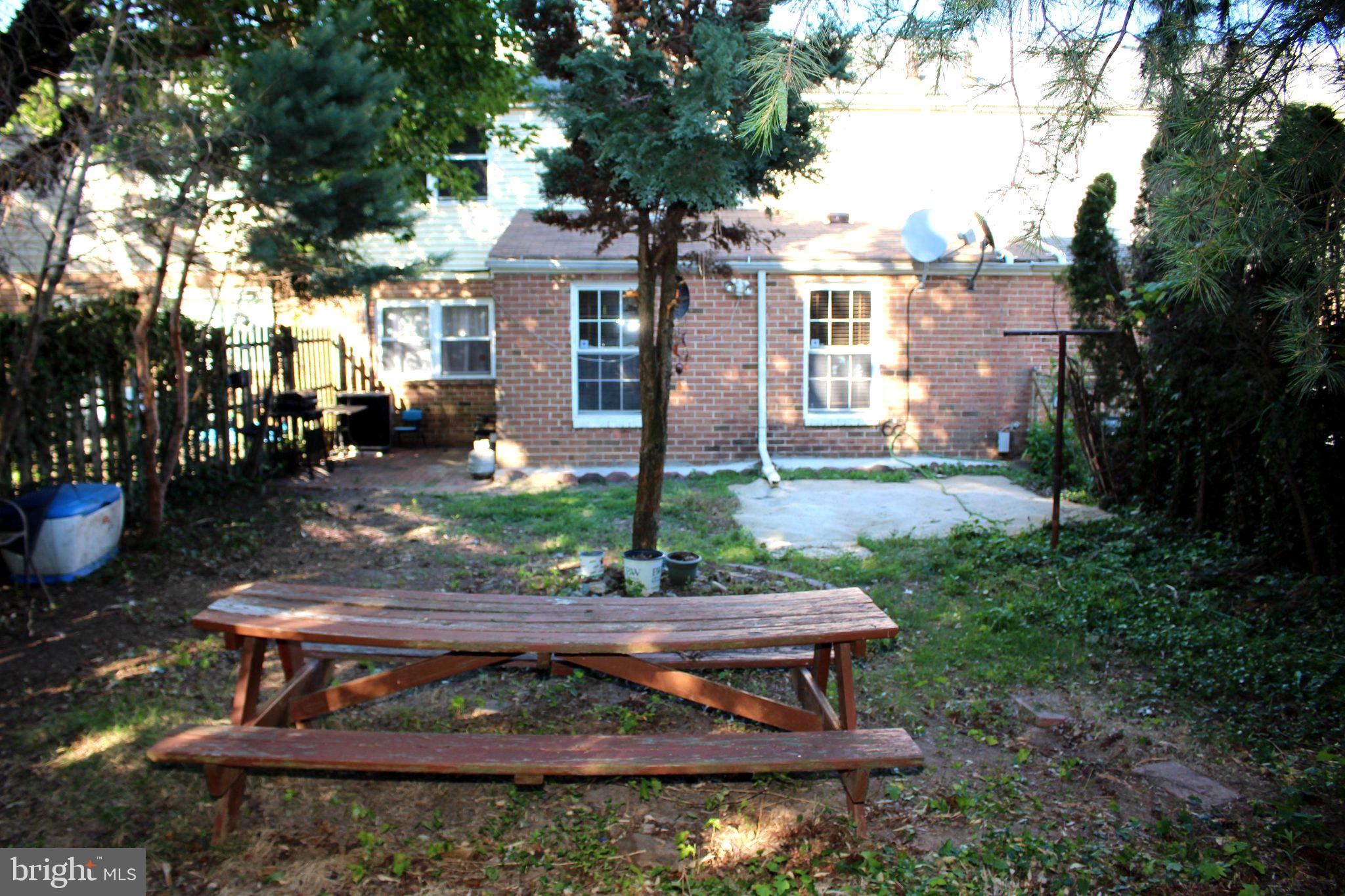 146 Oakmont Road Clementon, NJ 08021 - Photo 37 of 61 Charming backyard retreat awaits you.