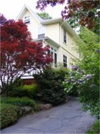 61 Maple Road Melrose, MA 02176 - Photo 3 of 29 Gallery Image 3