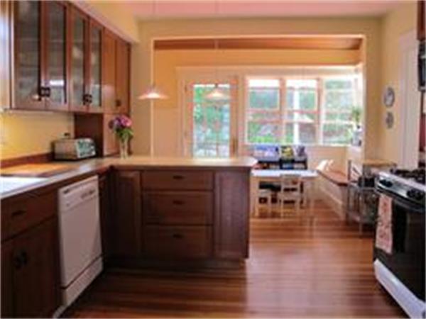 61 Maple Road Melrose, MA 02176 - Photo 8 of 29 Gallery Image 8