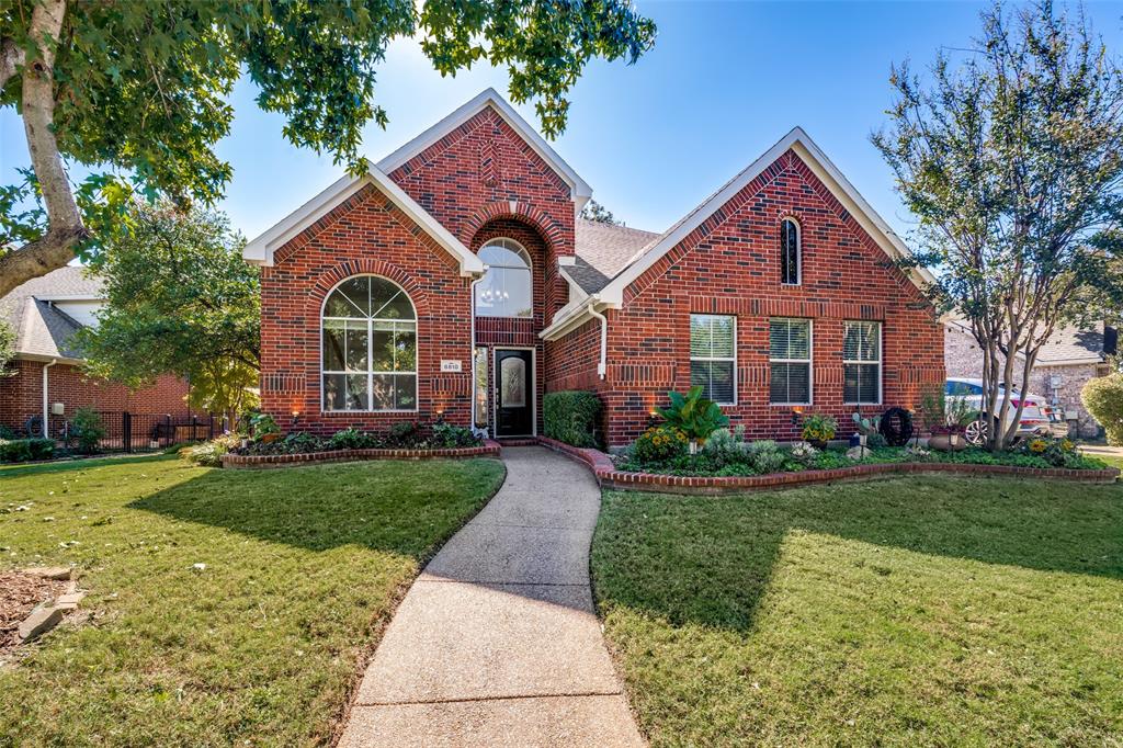8810 Edgelake Trail Rowlett, TX 75088 - Photo 2 of 20 View of front of house