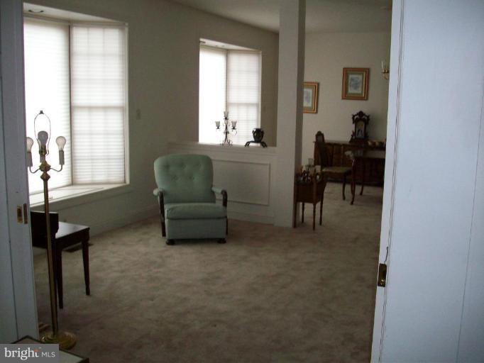 5913 Griffith Road Gaithersburg, MD 20882 - Photo 11 of 11 Living Room