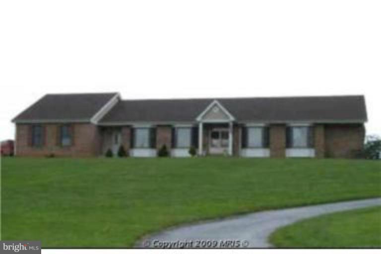 5913 Griffith Road Gaithersburg, MD 20882 - Photo 5 of 11 FRONT