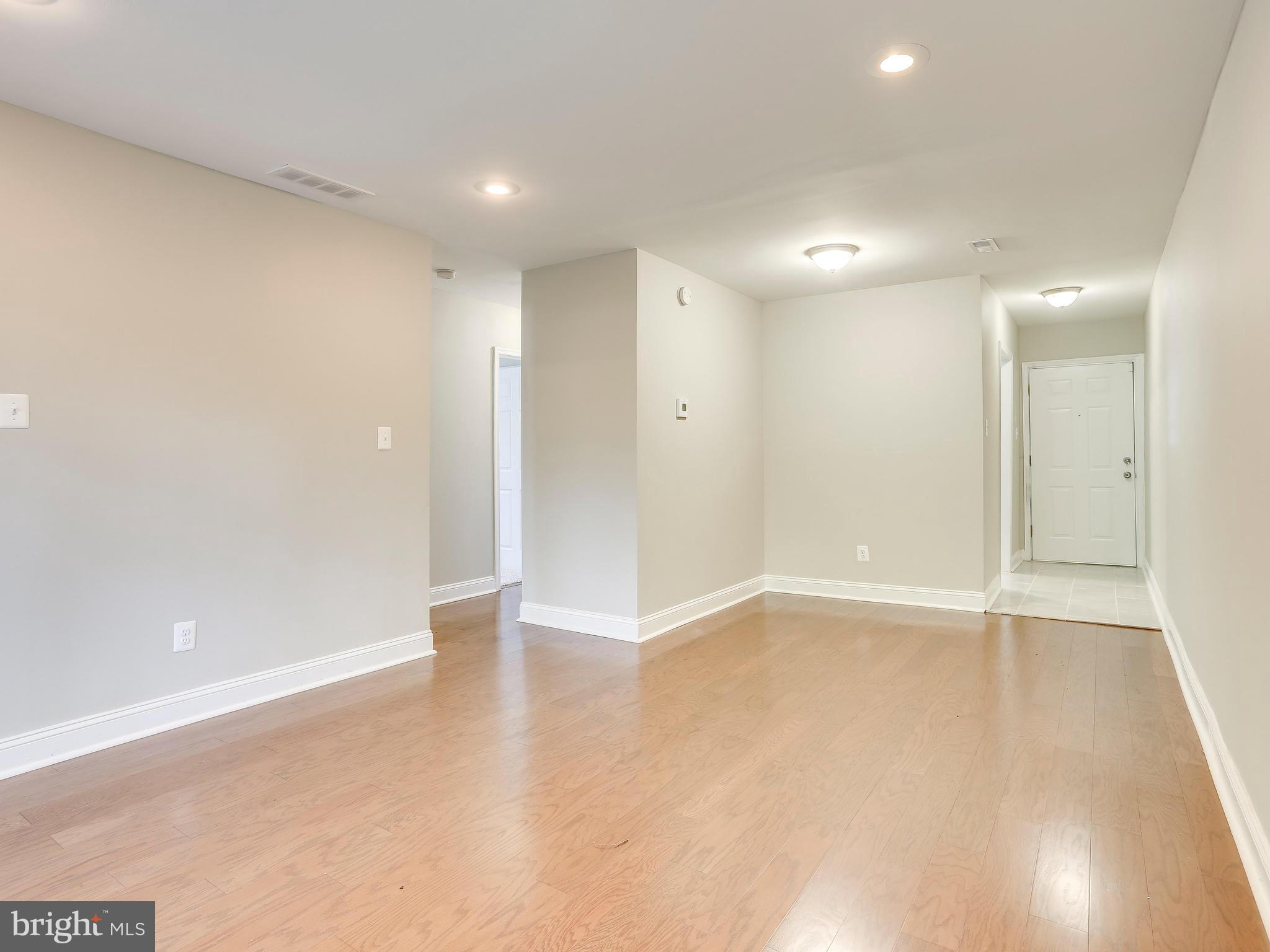 7631 Greenleaf Road Landover, MD 20785 - Photo 11 of 30 Living Room