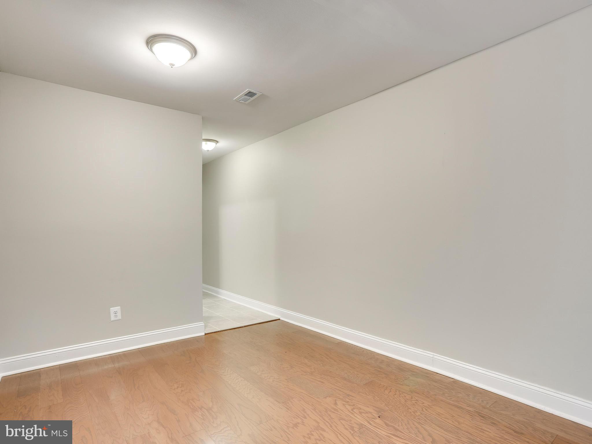 7631 Greenleaf Road Landover, MD 20785 - Photo 10 of 30 Living Room