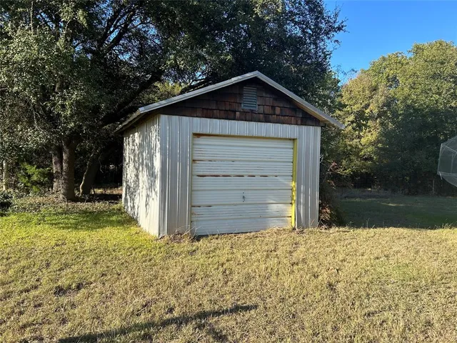 $1,350 | 223 County Road 3630, Clifton, TX 76634