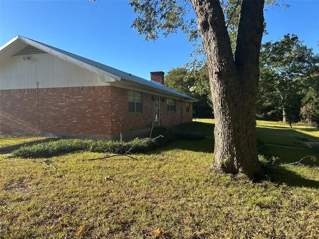 $1,350 | 223 County Road 3630, Clifton, TX 76634