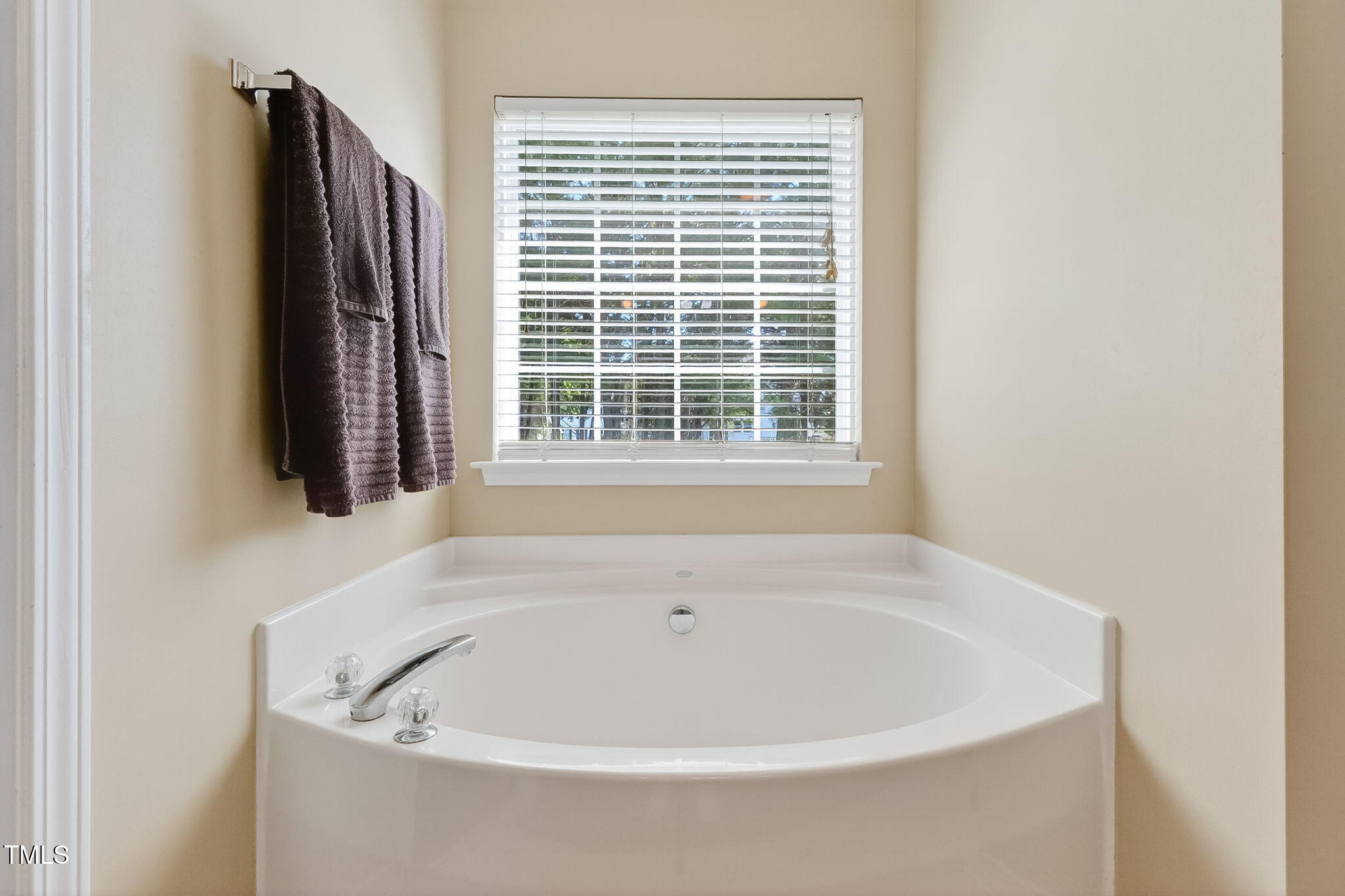 5308 Seaspray Lane Raleigh, NC 27610 - Photo 17 of 26 35-web-or-mls-DSC09568
