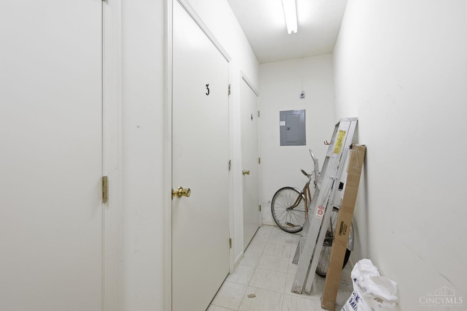 7633 Montgomery Road, Unit 3 Cincinnati, OH 45236 - Photo 29 of 37 Gallery Image 29