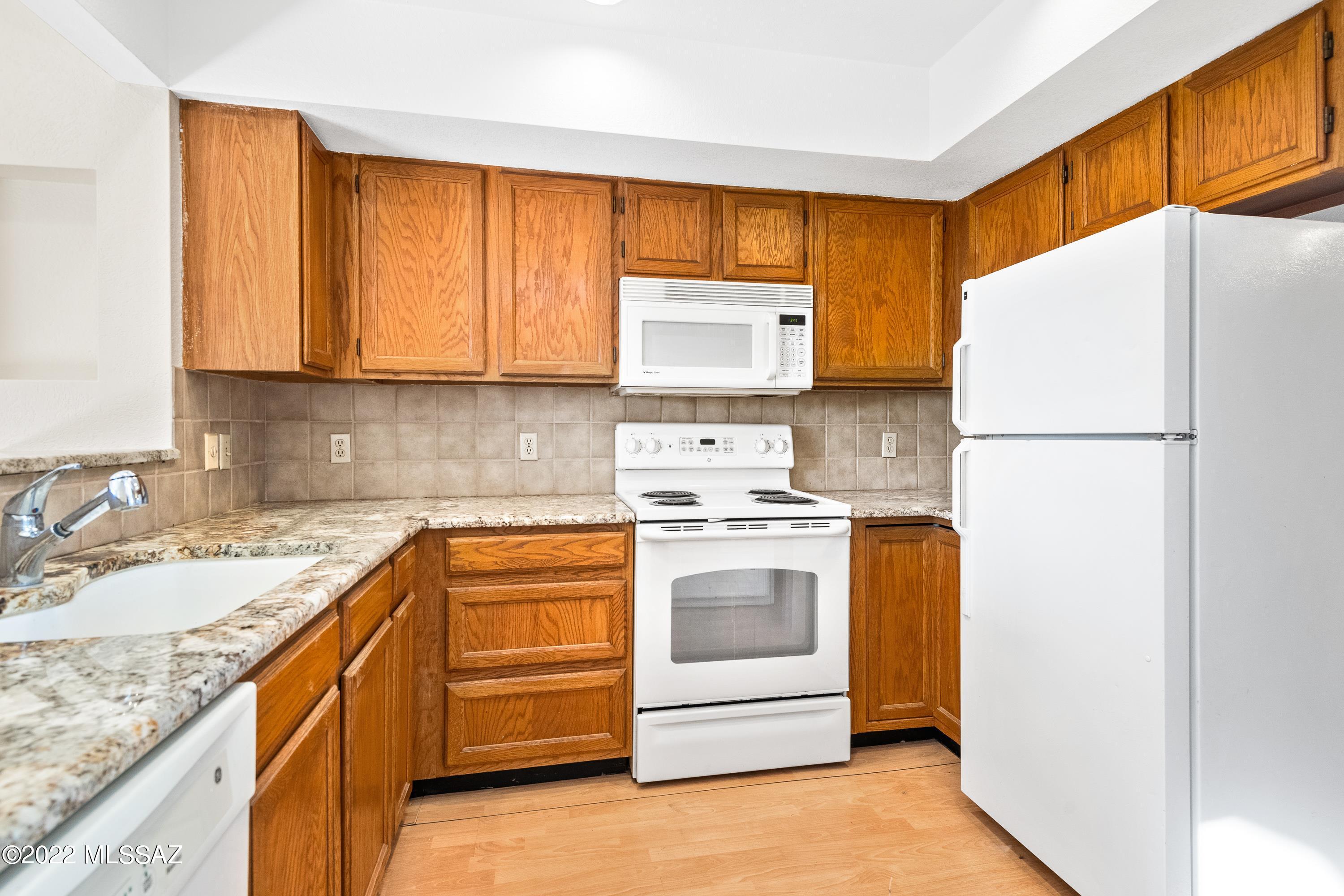 2744 North Country Club Road, Unit 204 Tucson, AZ 85716 - Photo 8 of 23