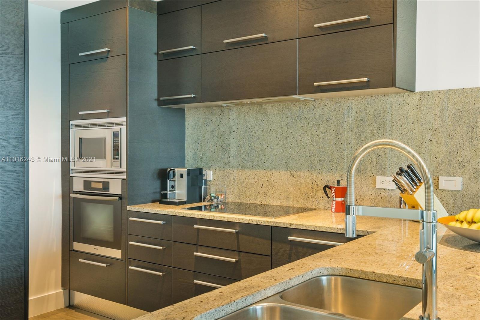 900 Biscayne Boulevard, Unit 3609 Miami, FL 33132 - Photo 13 of 35