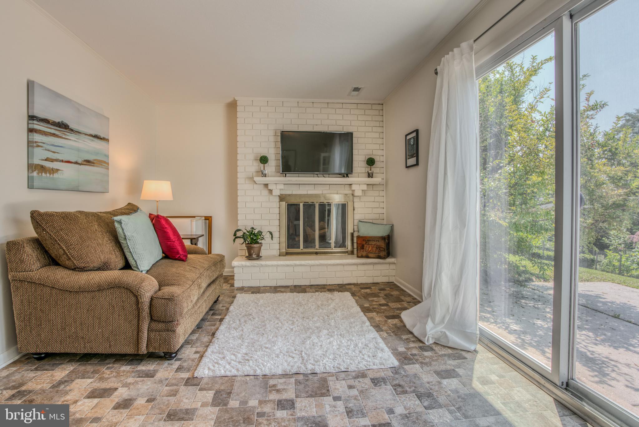 235 East Timonium Road Lutherville-Timonium, MD 21093 - Photo 21 of 40 Family Room with Silder to Patio