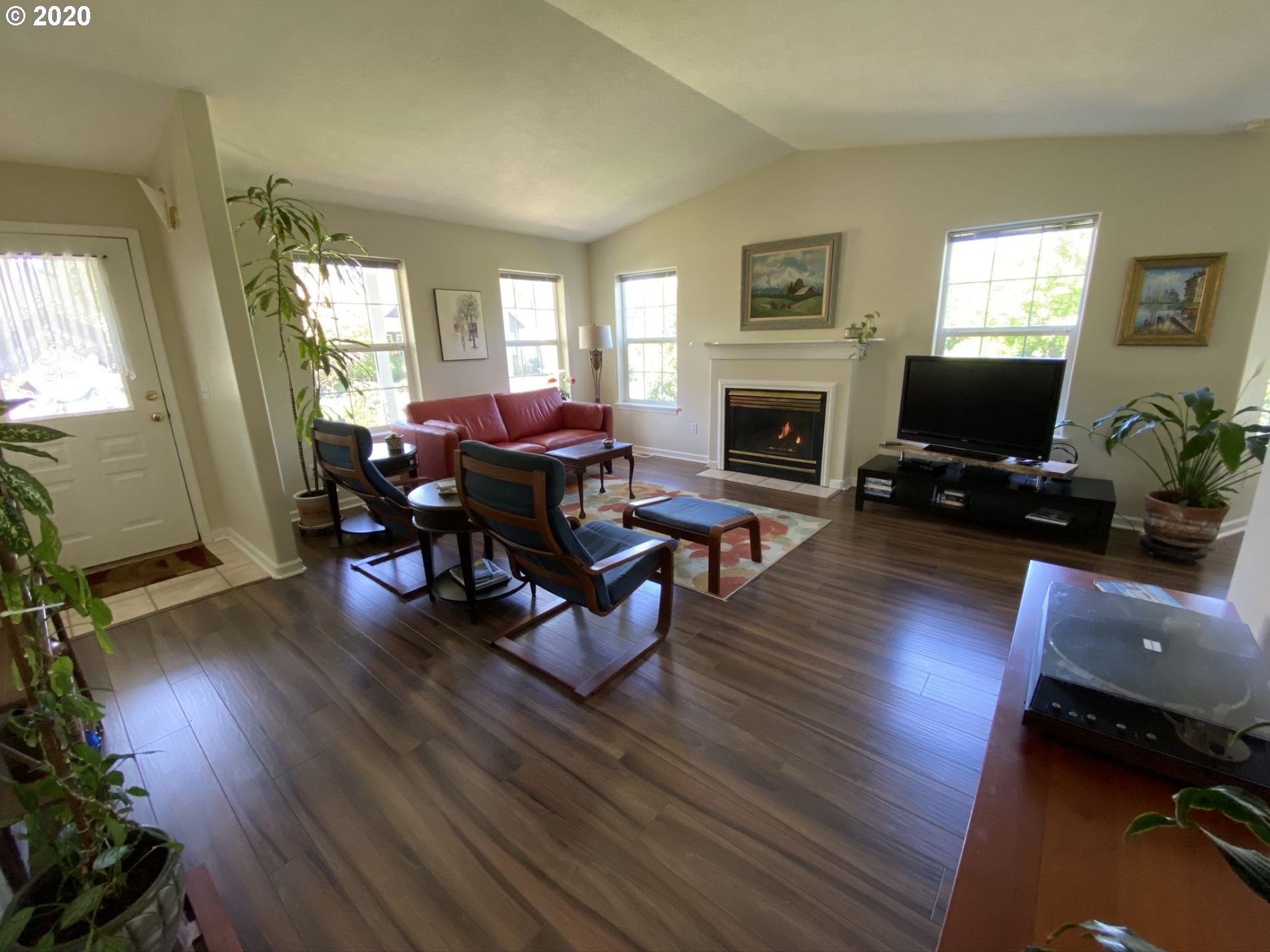 677 Parsons Road Hood River, OR 97031 - Photo 5 of 16 Gallery Image 5