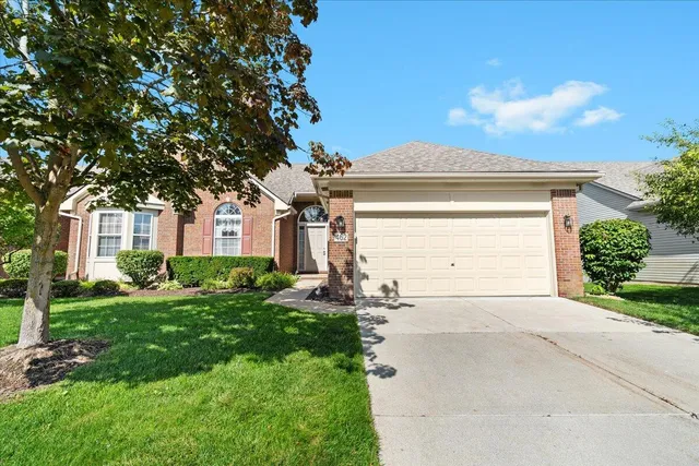 $340,000 | 462 Woodhaven Drive, Walled Lake, MI 48390