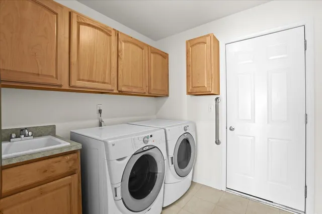 $340,000 | 462 Woodhaven Drive, Walled Lake, MI 48390