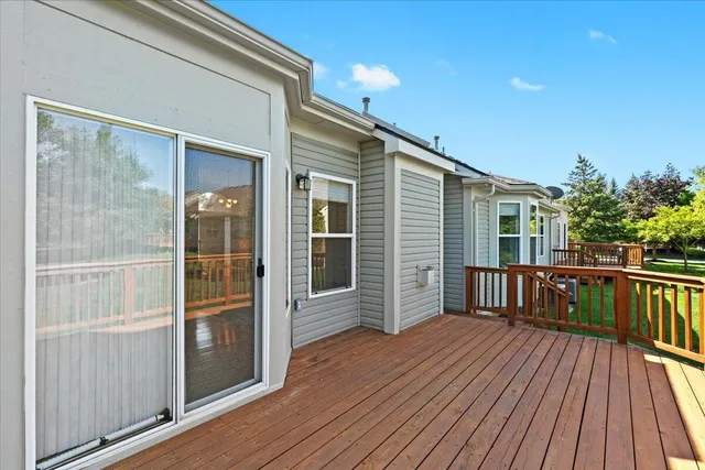 $340,000 | 462 Woodhaven Drive, Walled Lake, MI 48390