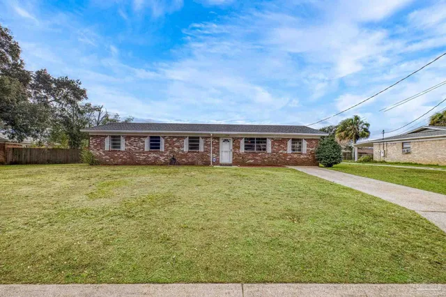 $199,900 | 7115 Peninsula Drive, Pensacola, FL 32526