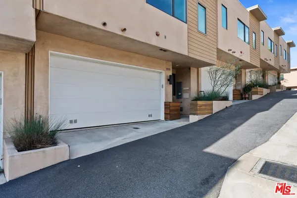 $6,700 | 1902 Liberty Court, Los Angeles, CA 90026