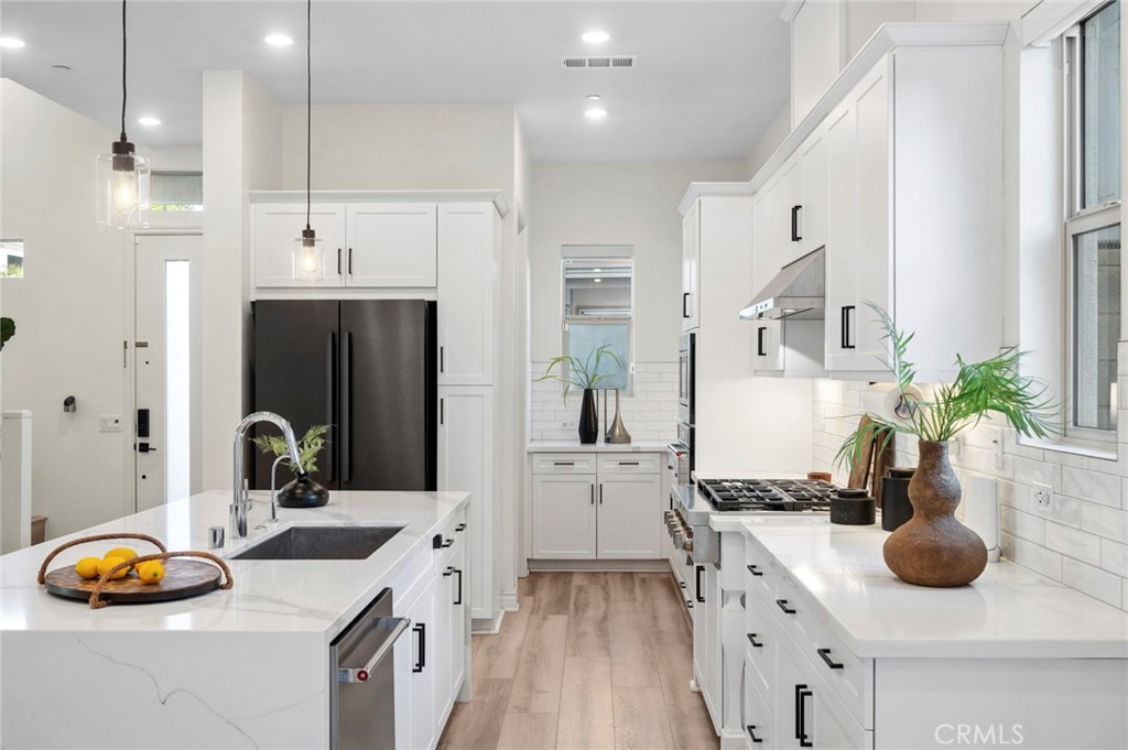 120 Frame Irvine, CA 92618 - Photo 6 of 73