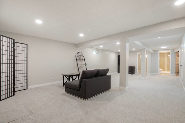 230 Chester Avenue Park Ridge, IL 60068 - Photo 3 of 44 Gallery Image 3