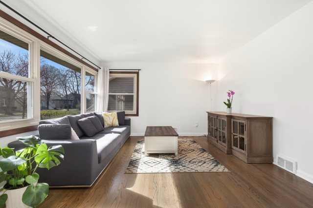 230 Chester Avenue Park Ridge, IL 60068 - Photo 5 of 44 Gallery Image 5