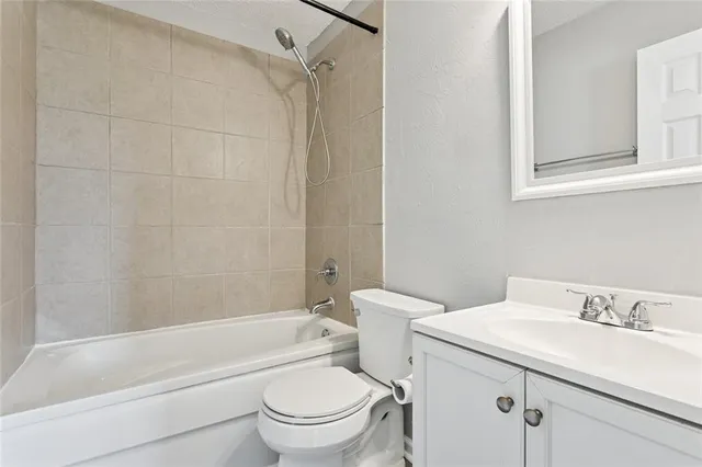 $200,000 | 4104 East Louisiana State Drive, Kenner, LA 70065