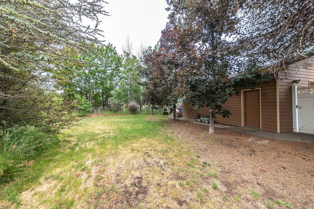 61860 Pettigrew Road Bend, OR 97702 - Photo 22 of 27 PhotoMyListing-25